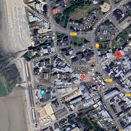Le Clocher Proche Plage Saint-Pair-sur-Mer